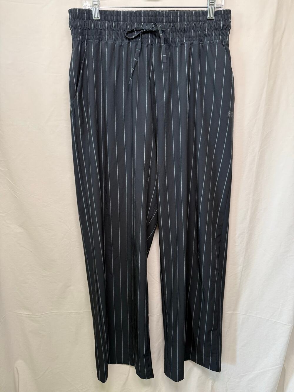 Albion Fit Audrey Wide Leg Pants, Navy/White Pinstriped, Size XL